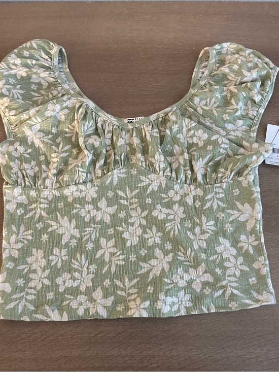 Billabong Tops - Billabong Sage Green Floral Cropped Flutter Sleeve Top